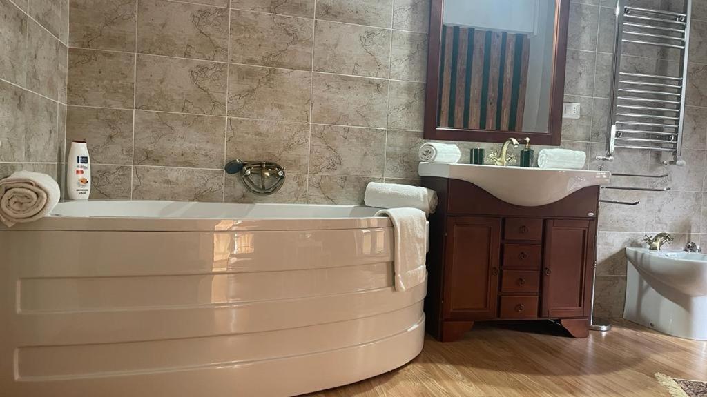 Doctor House Standard, Suites & Luxury Rooms Энна Экстерьер фото